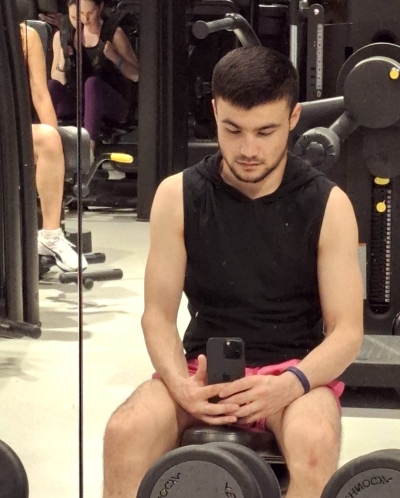 Парень Фарид